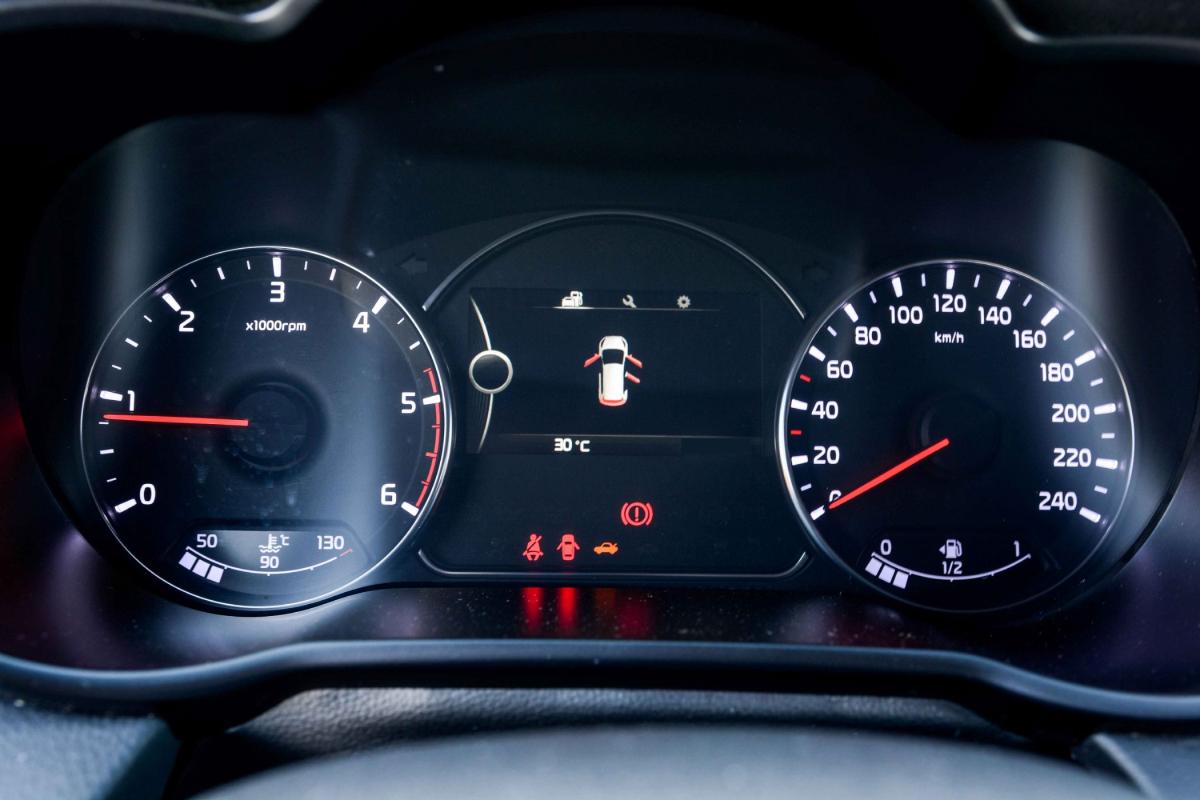 kia-carens-2015-diesel-1685cc