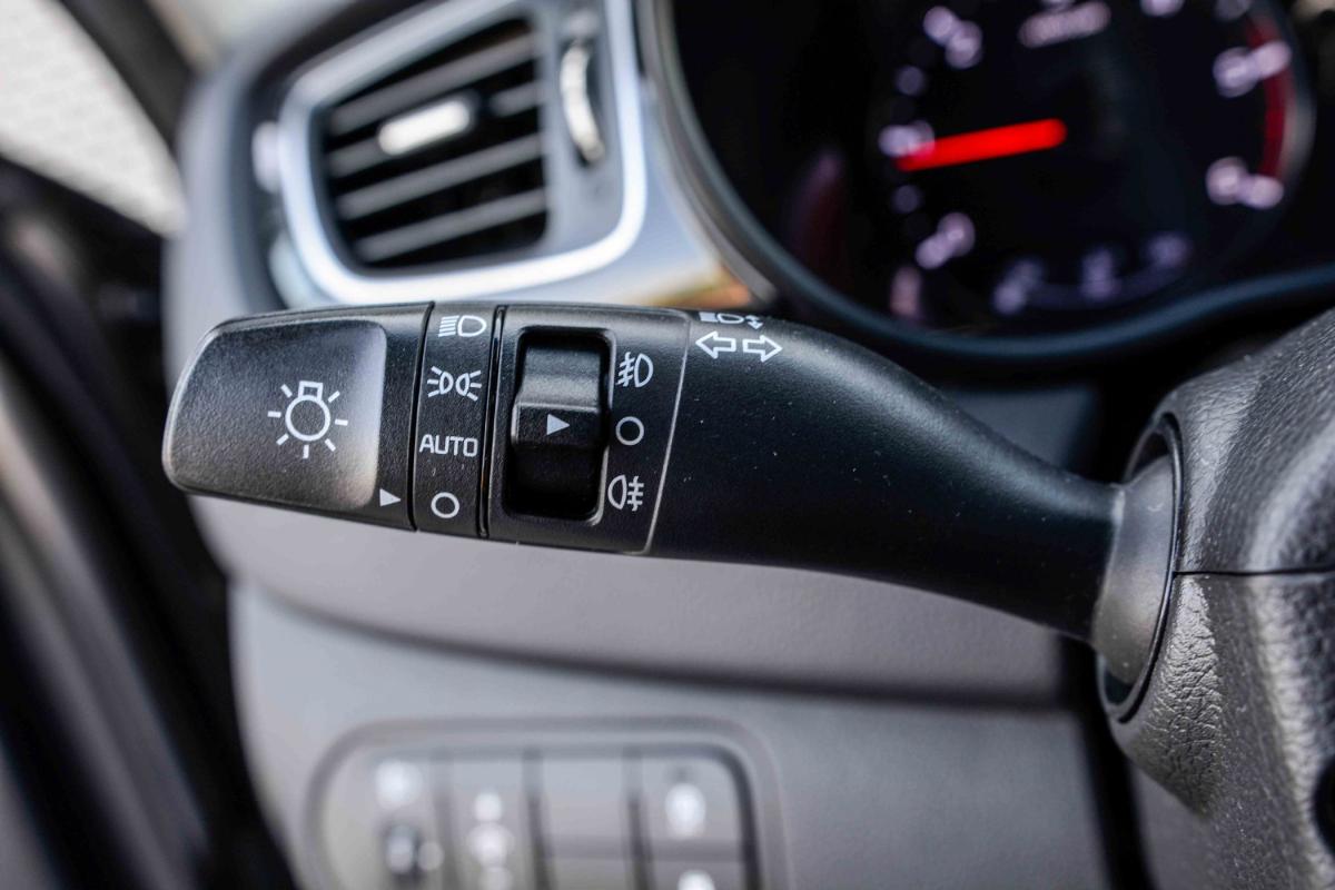 kia-carens-2015-diesel-1685cc