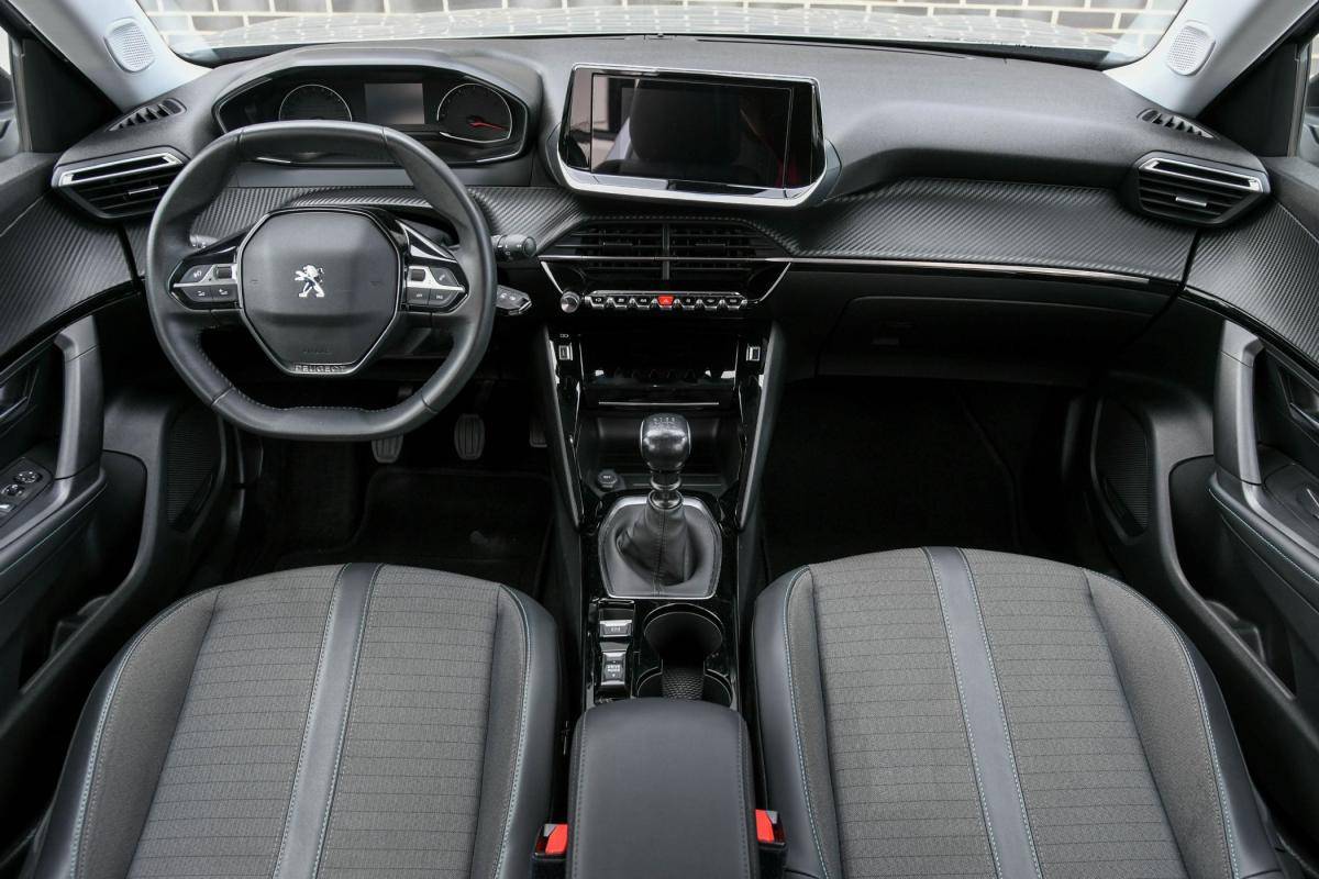 peugeot-2008-2022-gasolina-1199cc