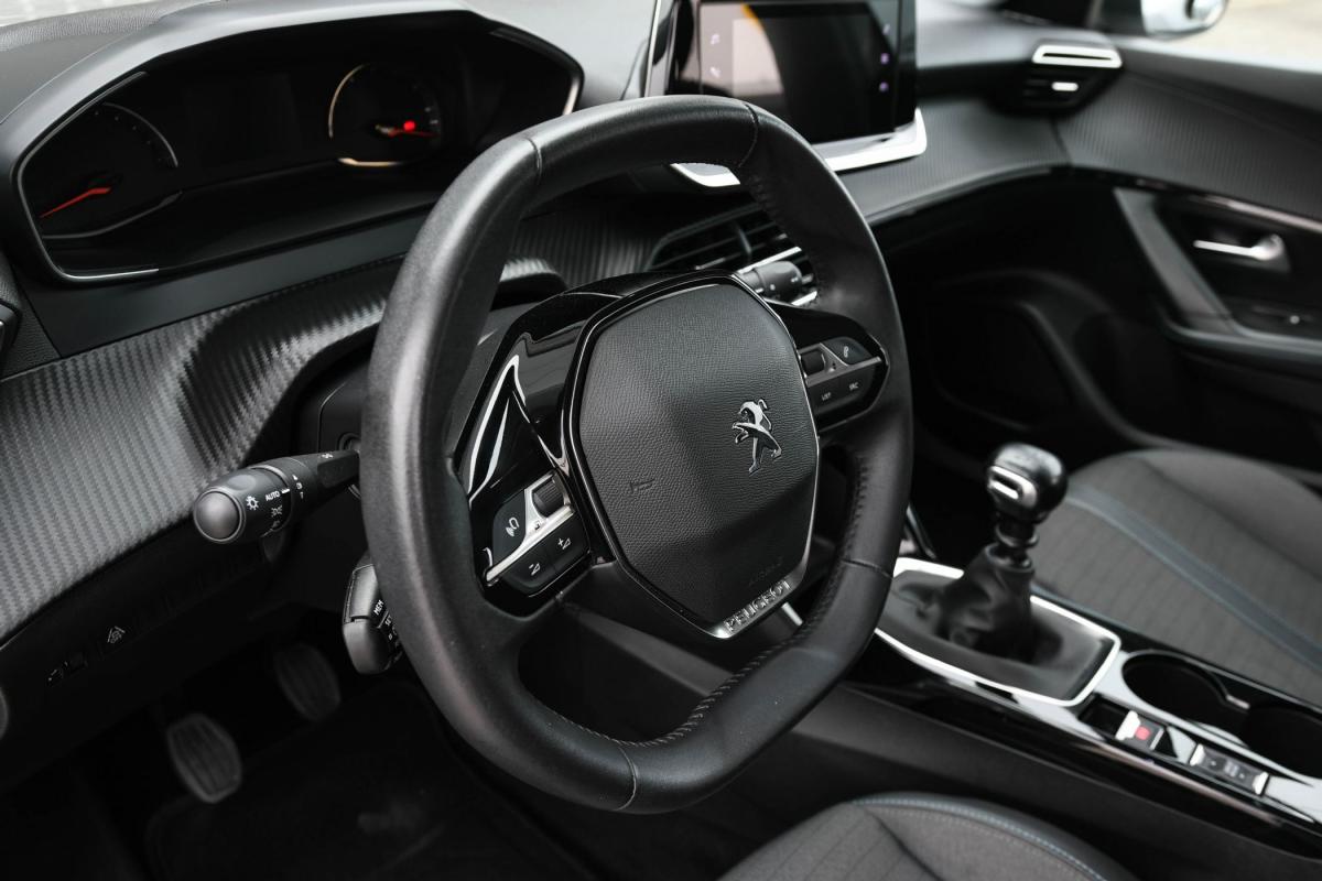 peugeot-2008-2022-gasolina-1199cc
