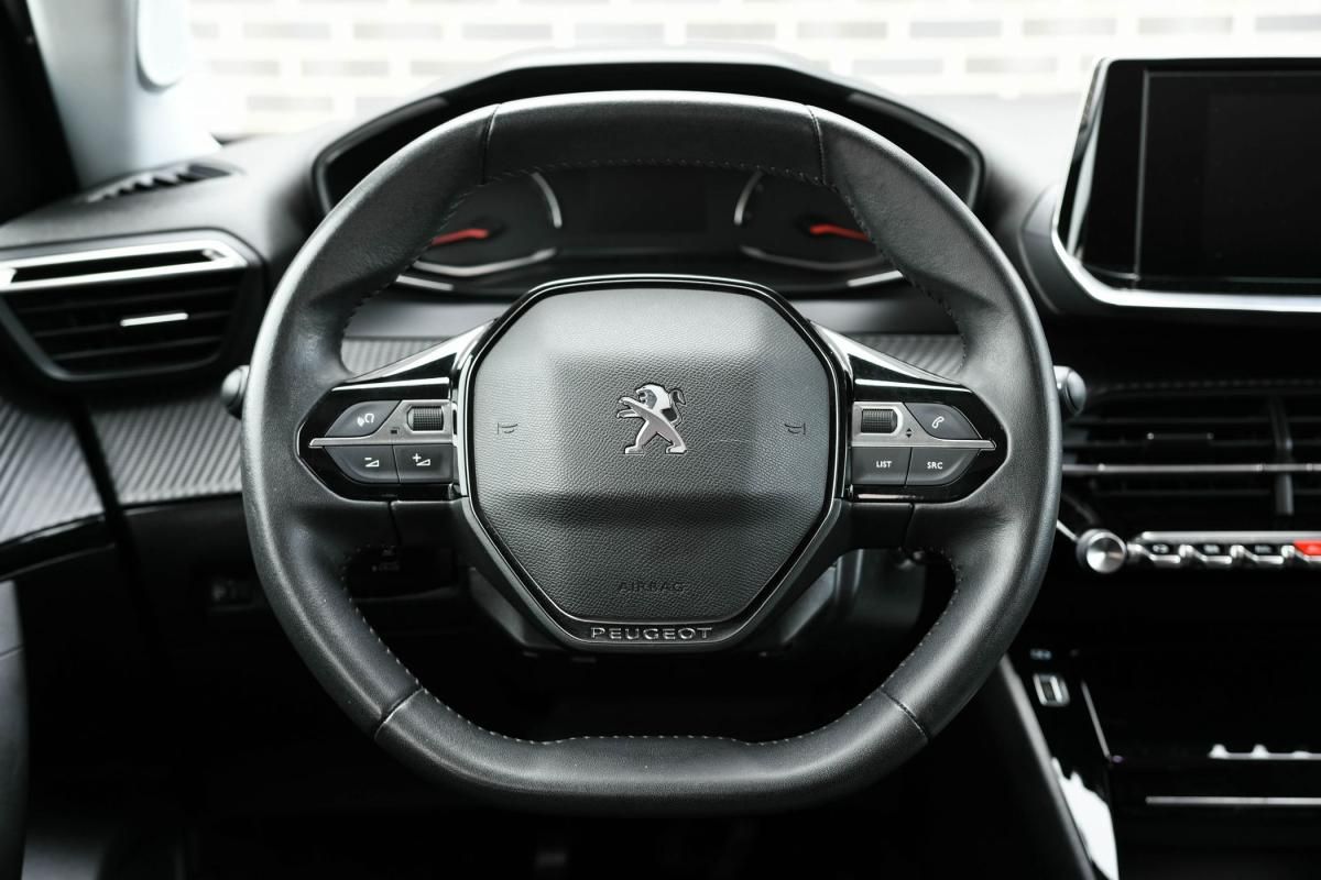 peugeot-2008-2022-gasolina-1199cc