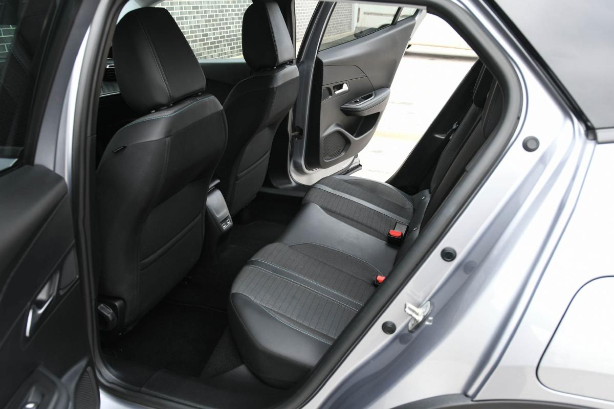 peugeot-2008-2022-gasolina-1199cc