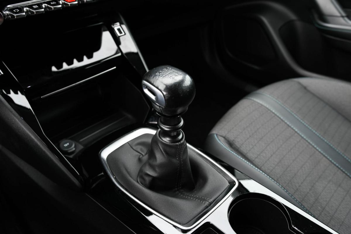 peugeot-2008-2022-gasolina-1199cc