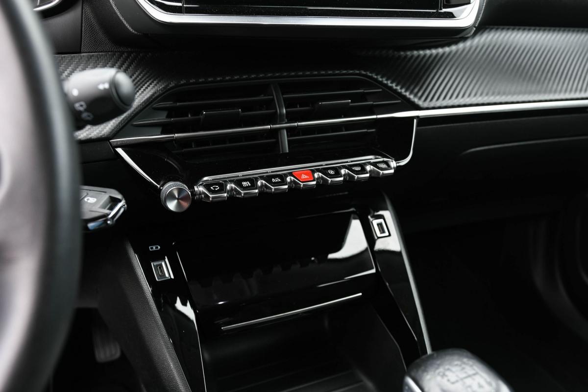 peugeot-2008-2022-gasolina-1199cc