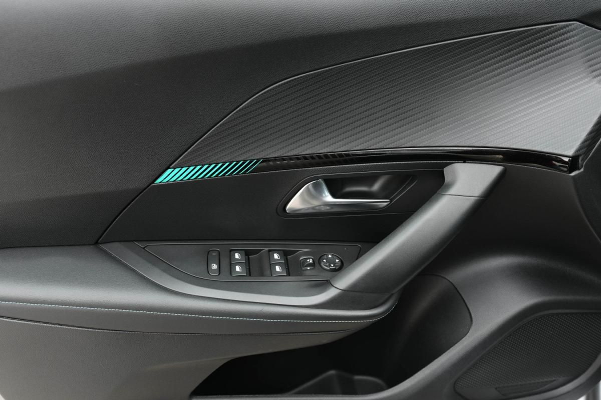 peugeot-2008-2022-gasolina-1199cc
