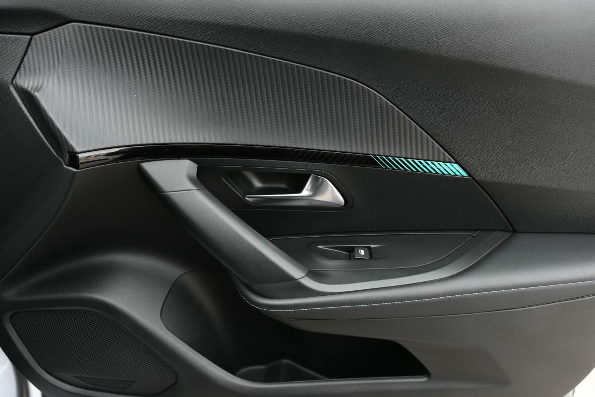 peugeot-2008-2022-gasolina-1199cc