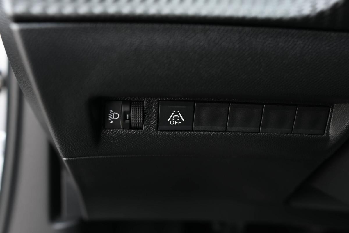 peugeot-2008-2022-gasolina-1199cc