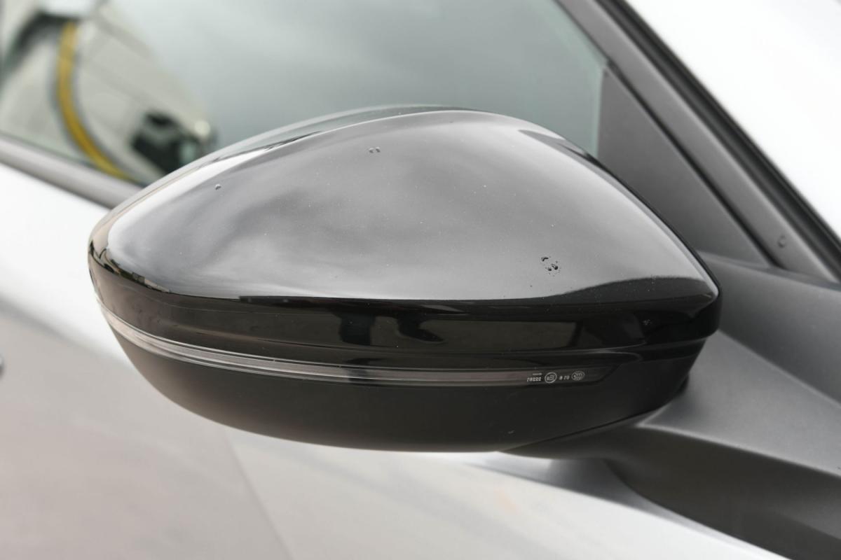 peugeot-2008-2022-gasolina-1199cc