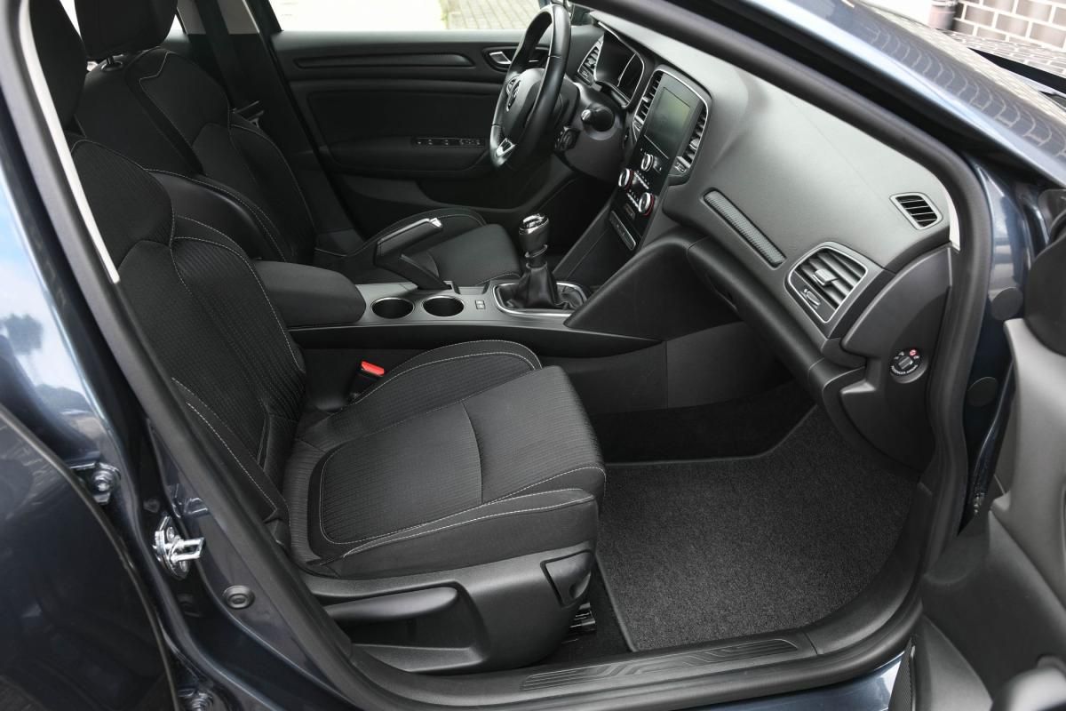 renault-megane-sport-tourer-2017-diesel-1461cc