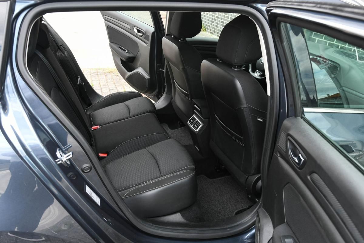 renault-megane-sport-tourer-2017-diesel-1461cc