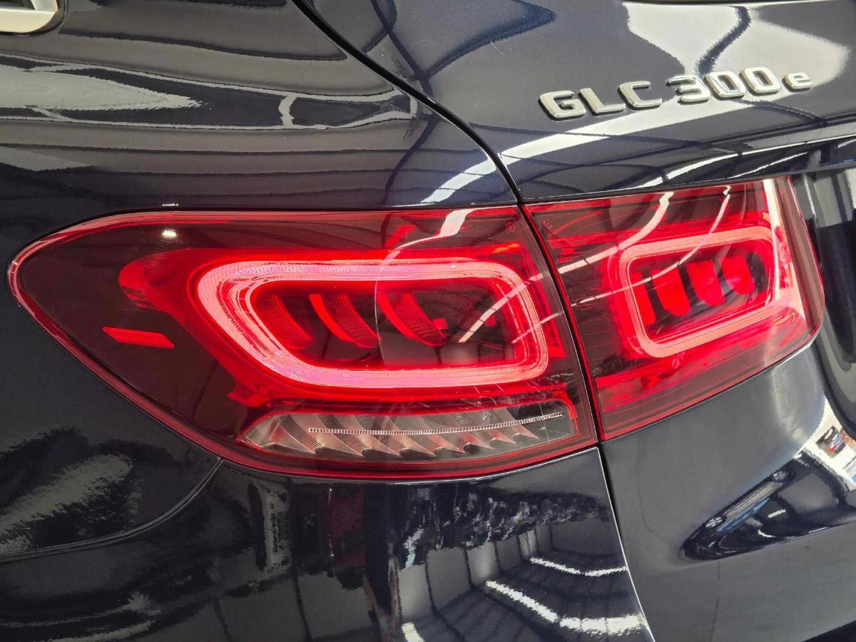 mercedes-benz-glc-300-e-4matic-2022-hibrido-a-gasolina-1991cc