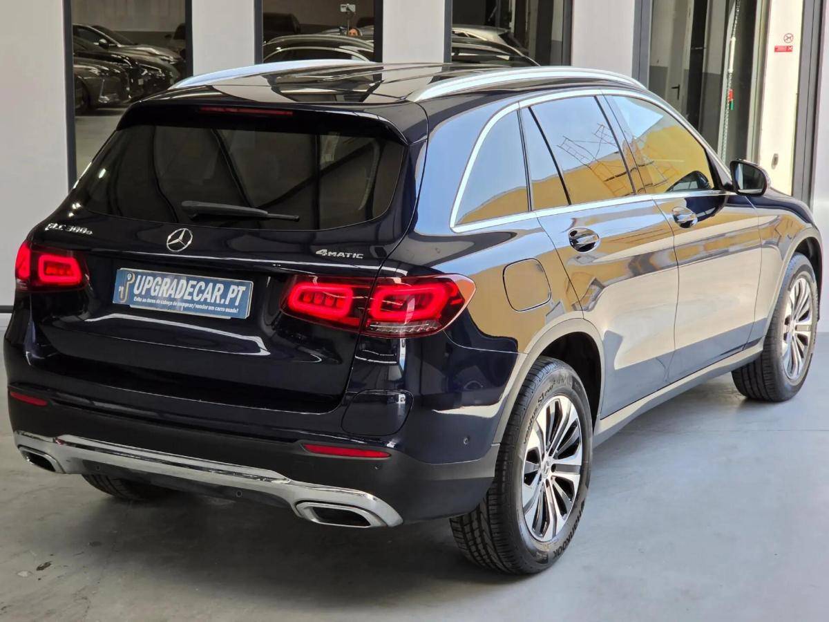 mercedes-benz-glc-300-e-4matic-2022-hibrido-a-gasolina-1991cc