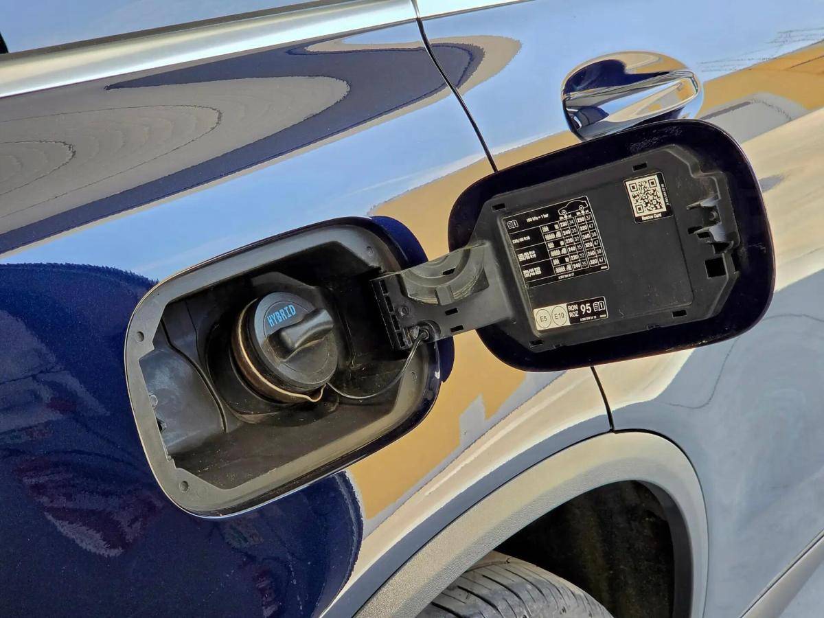 mercedes-benz-glc-300-e-4matic-2022-hibrido-a-gasolina-1991cc