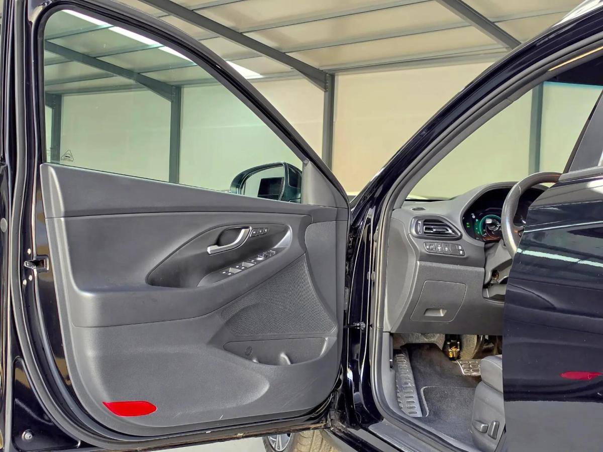 hyundai-i30-sw-2023-gasolina-998cc