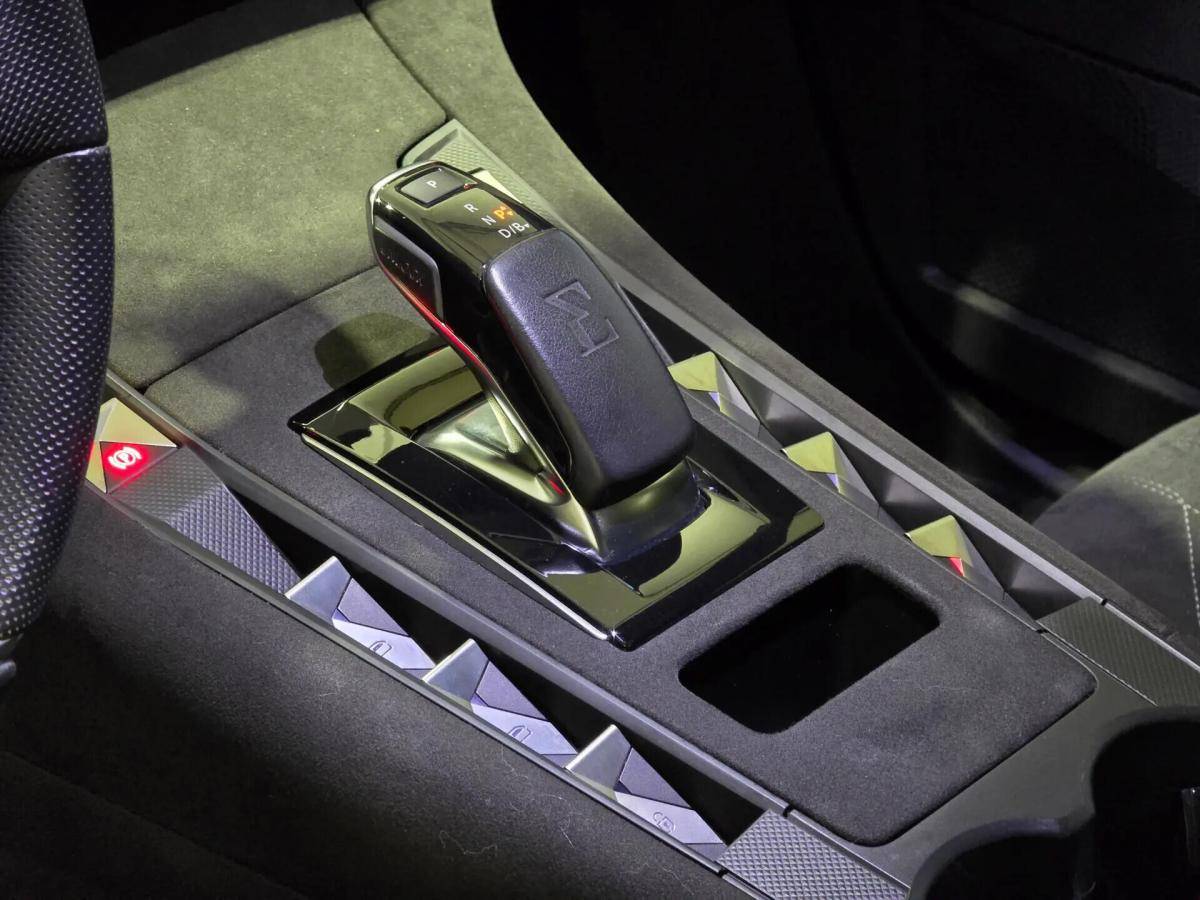 ds-ds-7-crossback-2021-hibrido-a-gasolina-1598cc