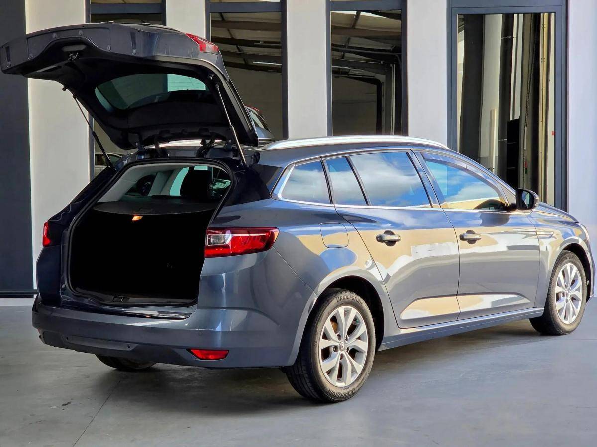 renault-megane-sport-tourer-2018-diesel-1461cc