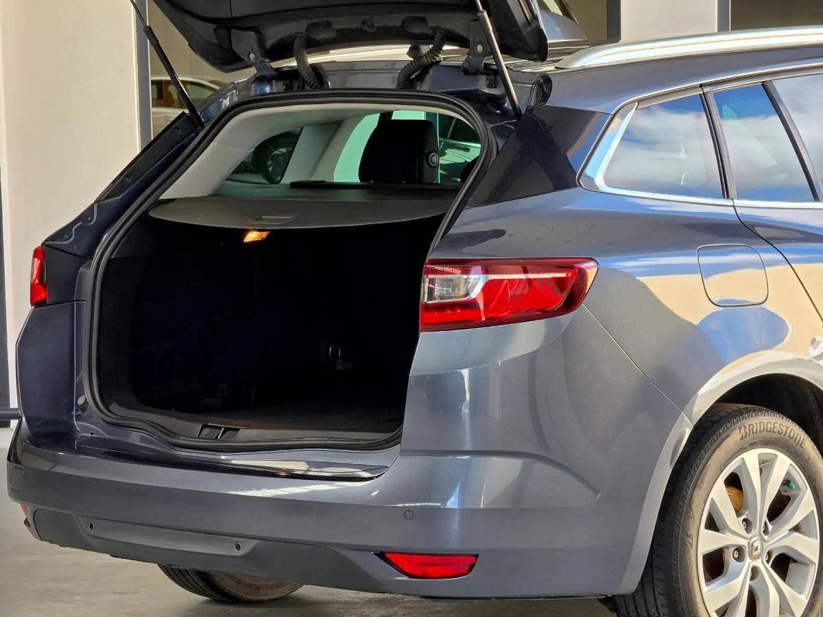 renault-megane-sport-tourer-2018-diesel-1461cc