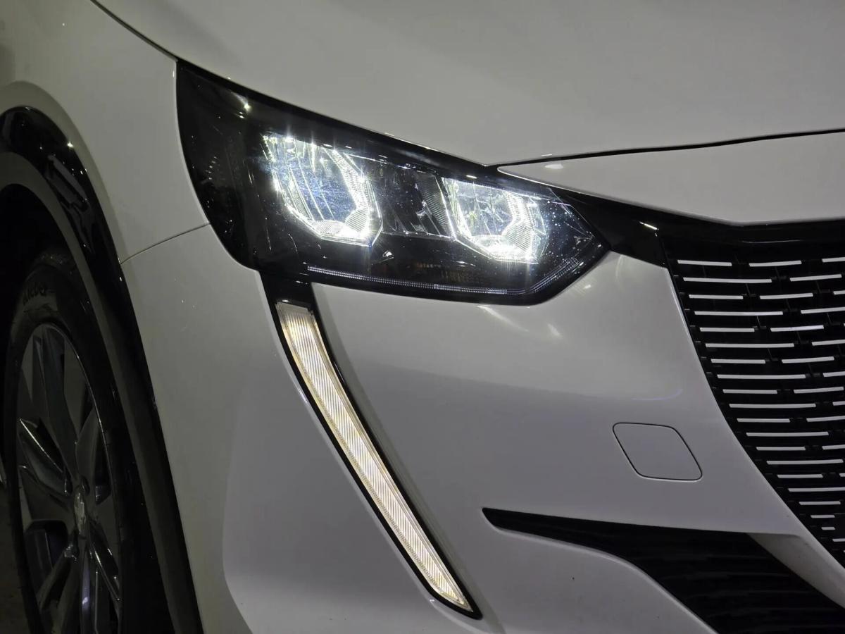 peugeot-e-208-2023-eletrico-0cc