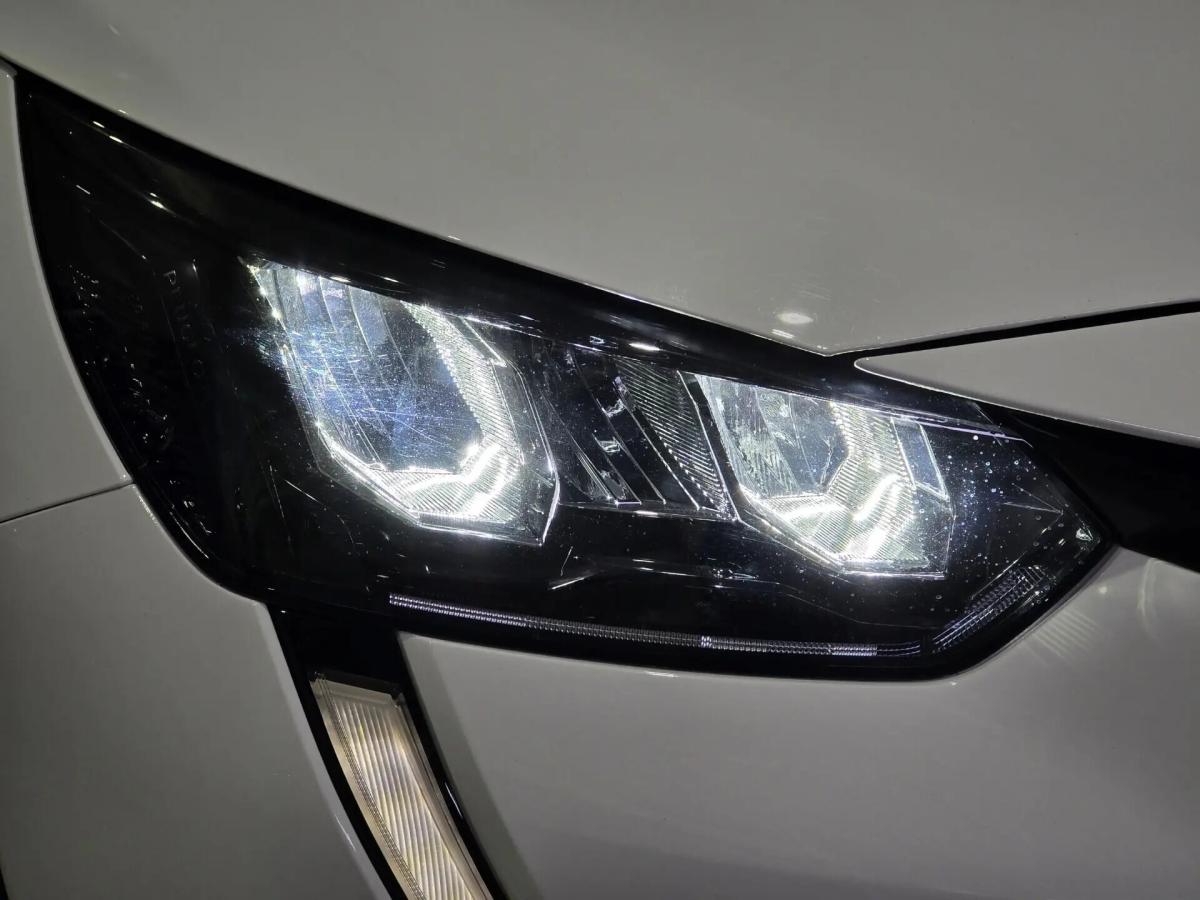 peugeot-e-208-2023-eletrico-0cc