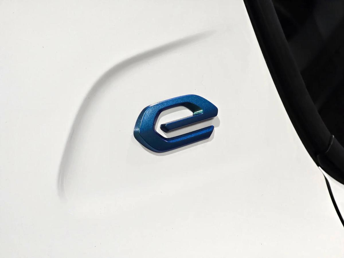 peugeot-e-208-2023-eletrico-0cc