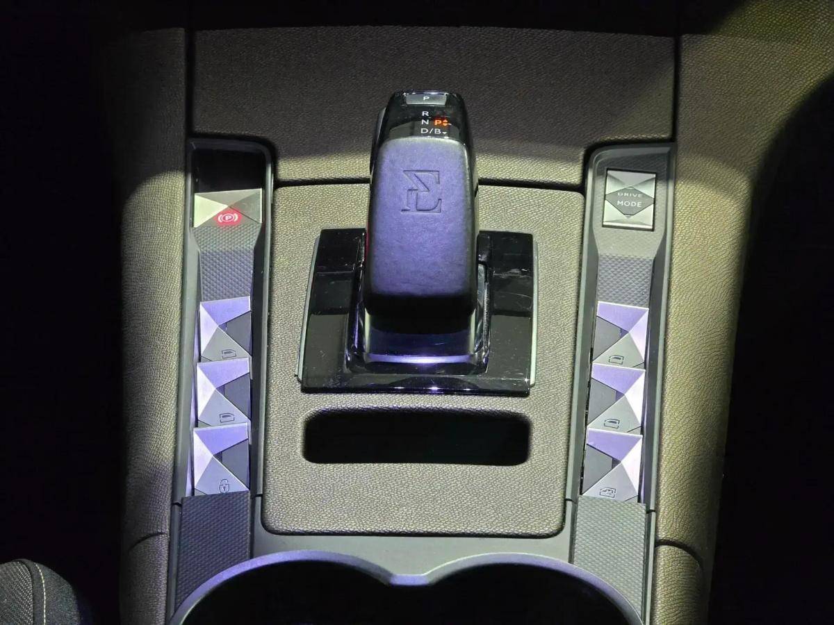 ds-ds-7-crossback-2022-hibrido-a-gasolina-1598cc