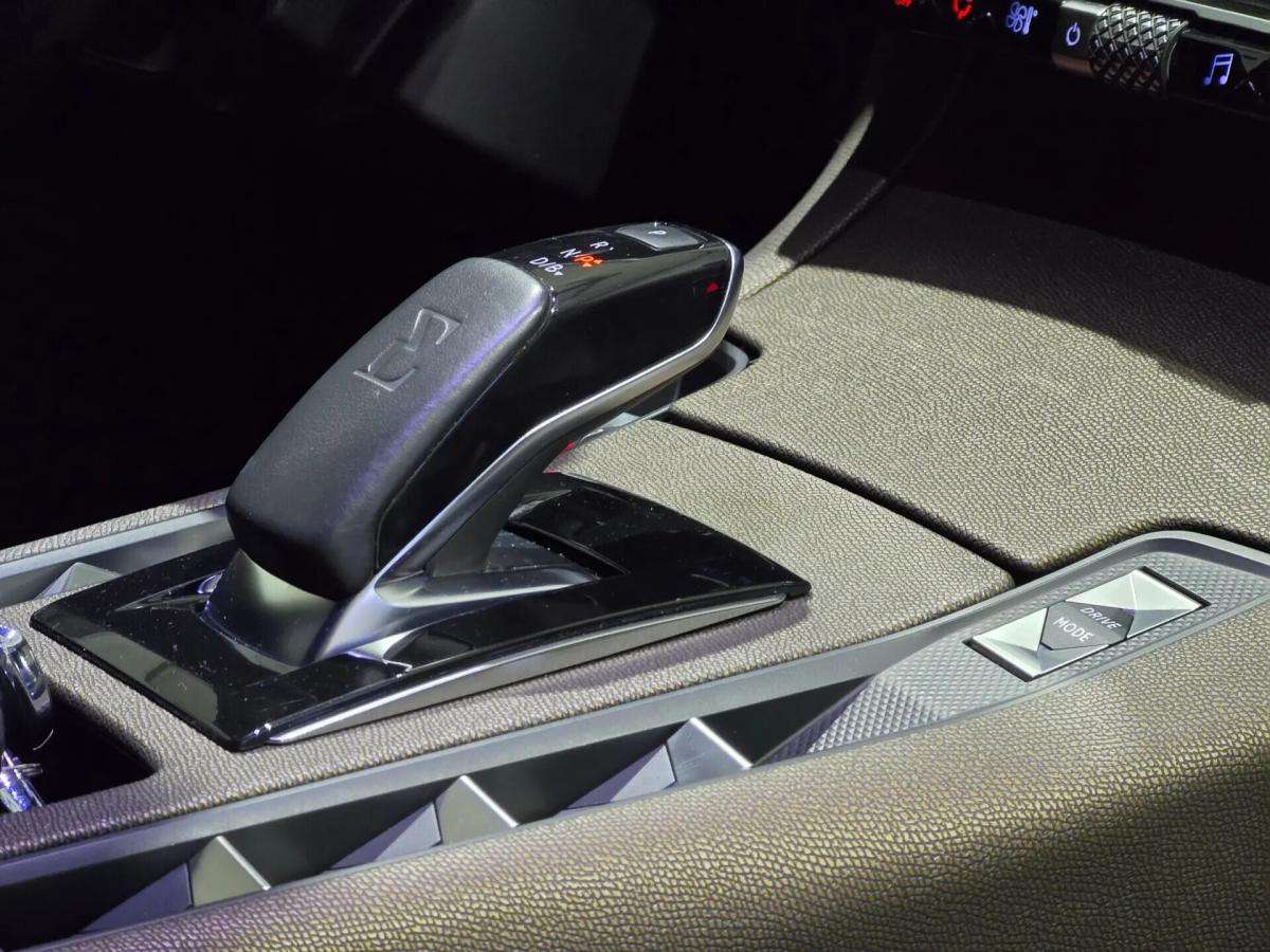 ds-ds-7-crossback-2021-hibrido-a-gasolina-1598cc