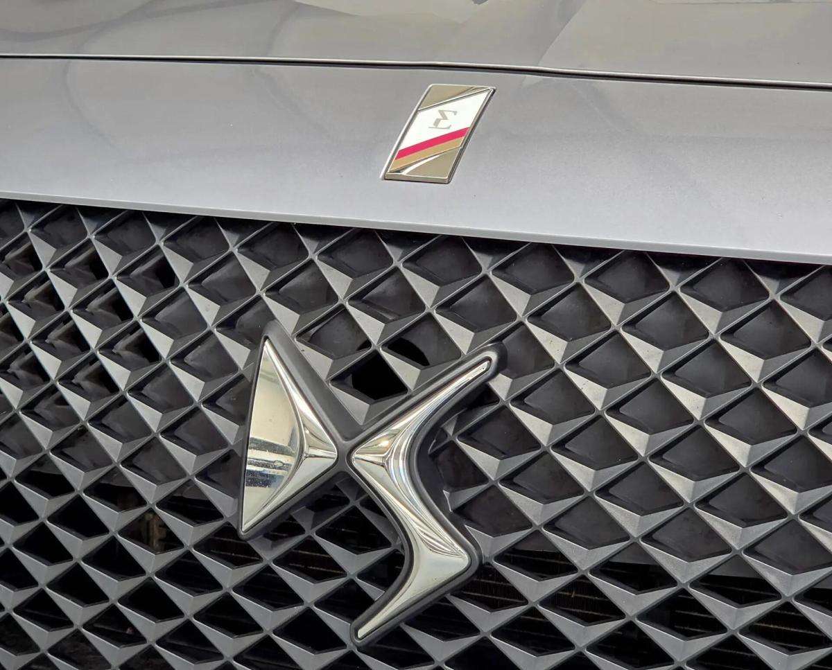 ds-ds-7-crossback-2022-hibrido-a-gasolina-1598cc