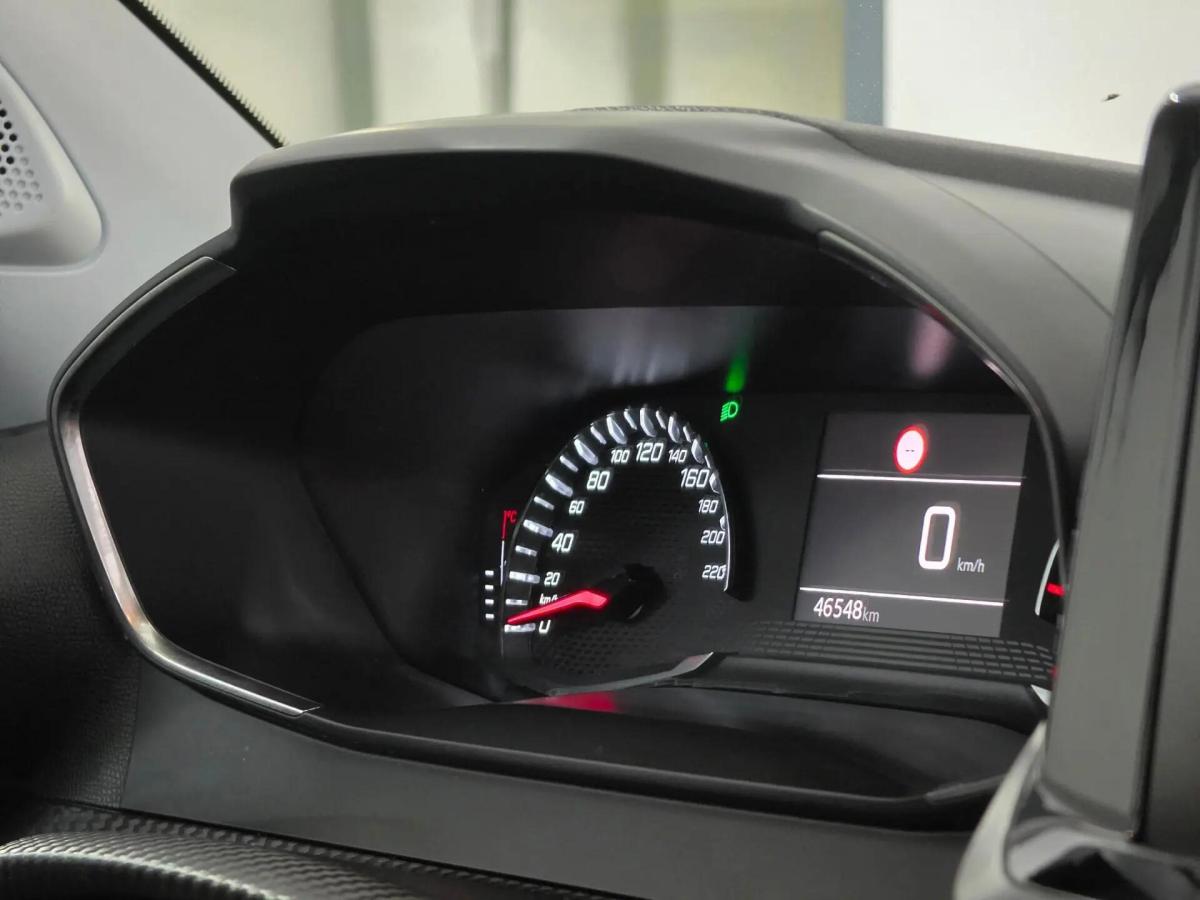 peugeot-2008-2022-gasolina-1199cc