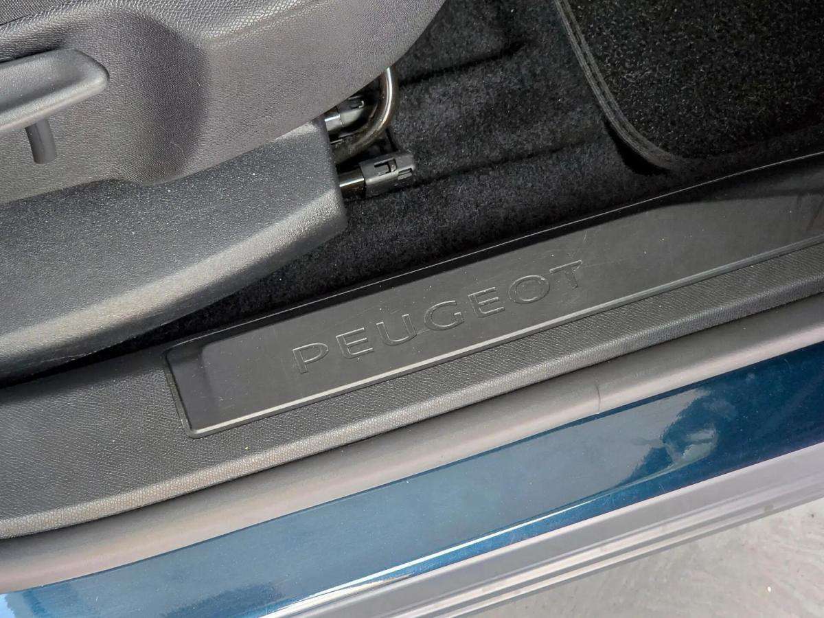 peugeot-3008-2021-hibrido-a-gasolina-1598cc
