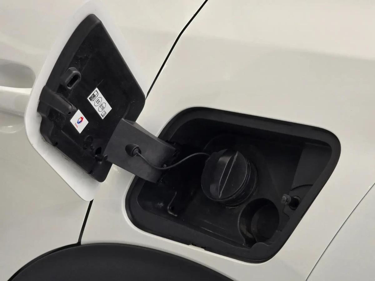 peugeot-2008-2021-diesel-1499cc