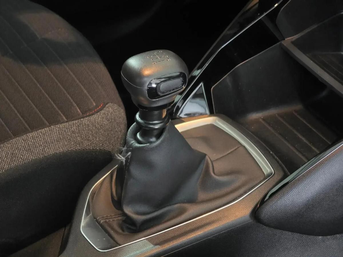 peugeot-2008-2021-diesel-1499cc