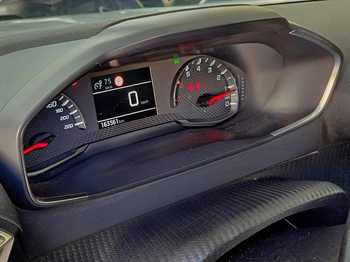 peugeot-2008-2021-diesel-1499cc