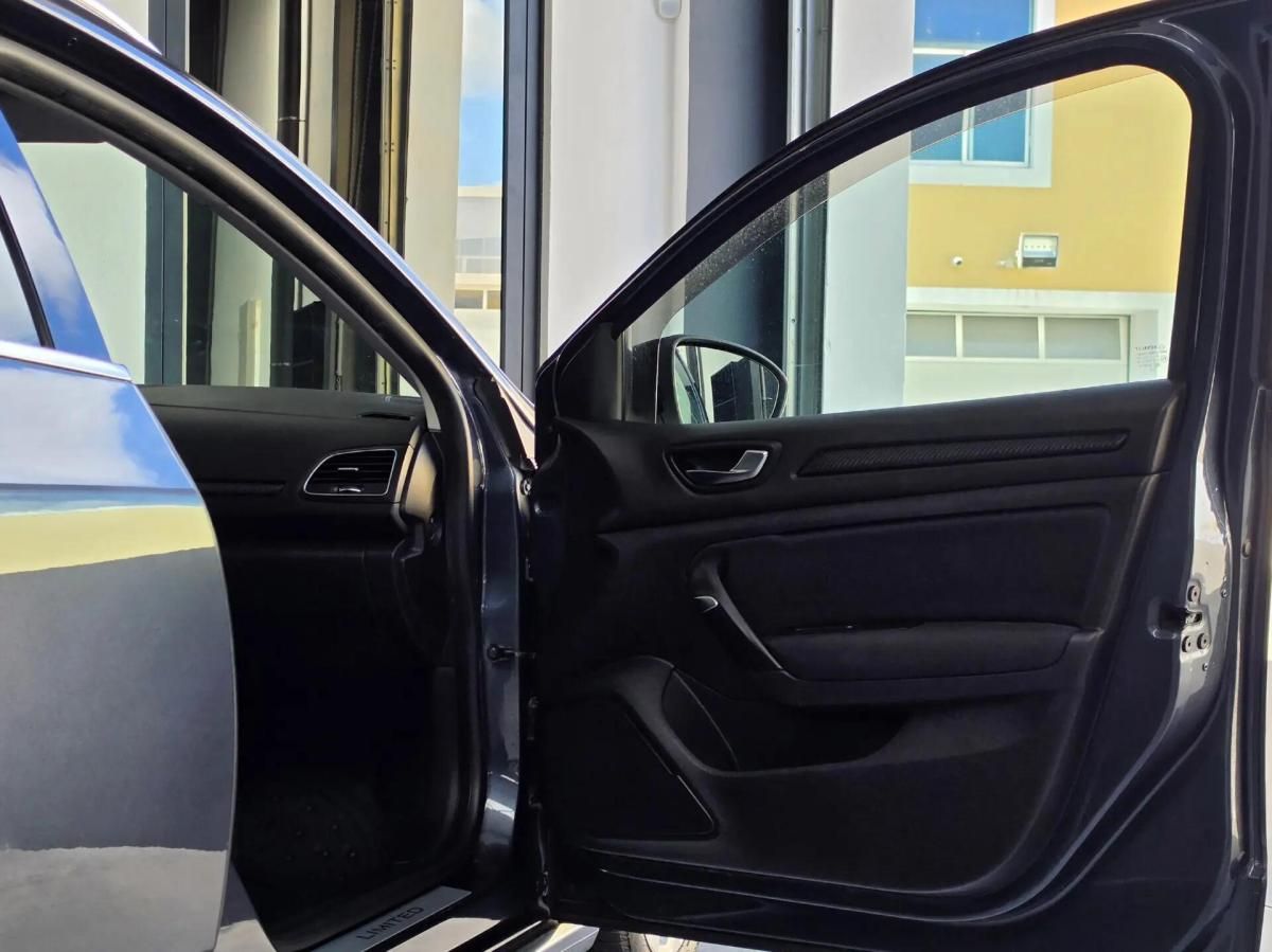 renault-megane-sport-tourer-2019-gasolina-1332cc