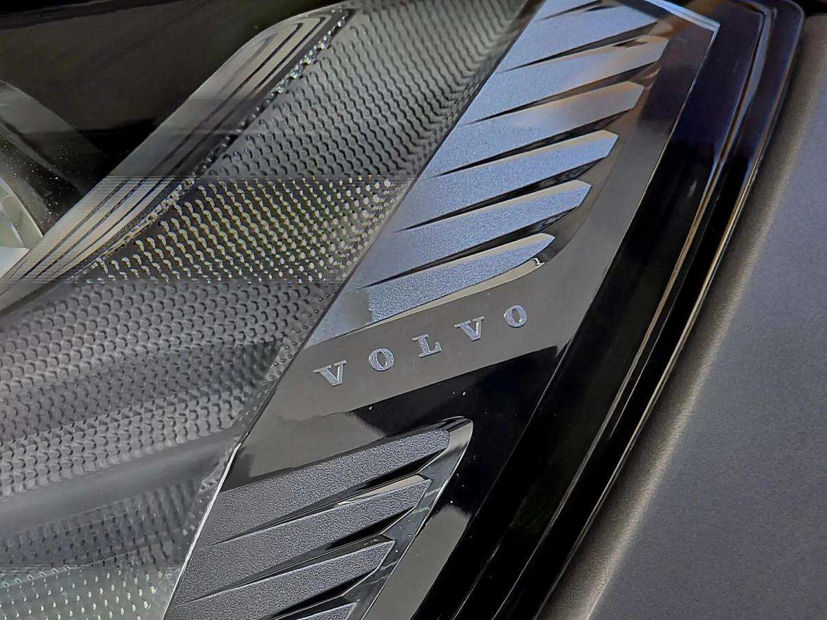 volvo-xc60-2022-hibrido-a-gasolina-1969cc