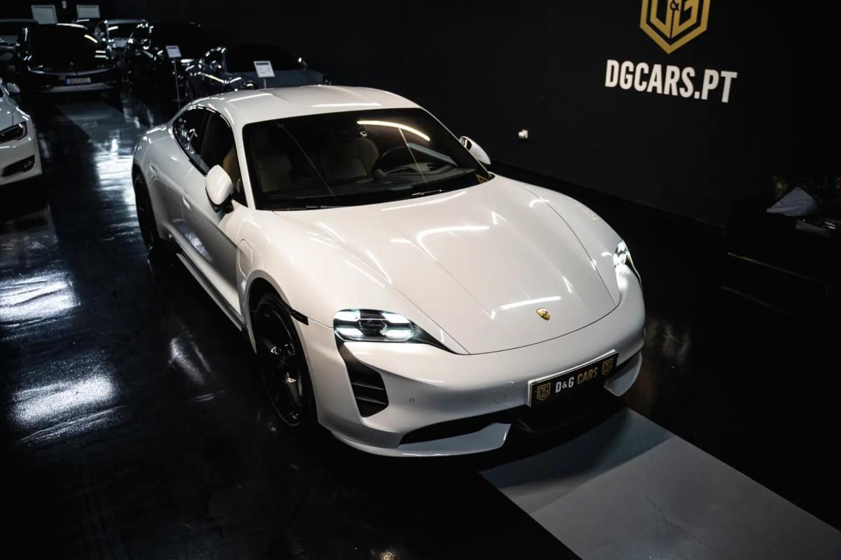 porsche-taycan-2020-eletrico-0cc