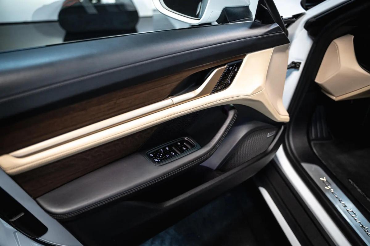 porsche-taycan-2020-eletrico-0cc