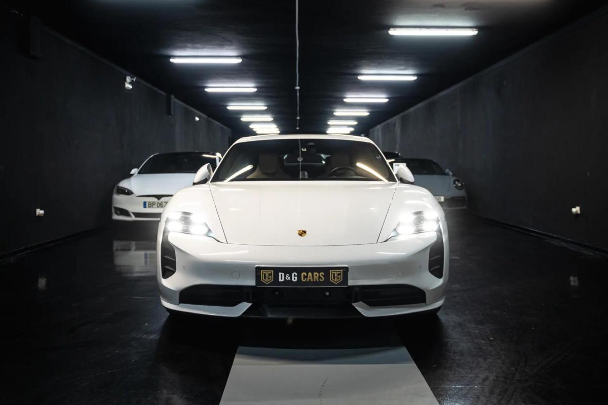 porsche-taycan-2020-eletrico-0cc