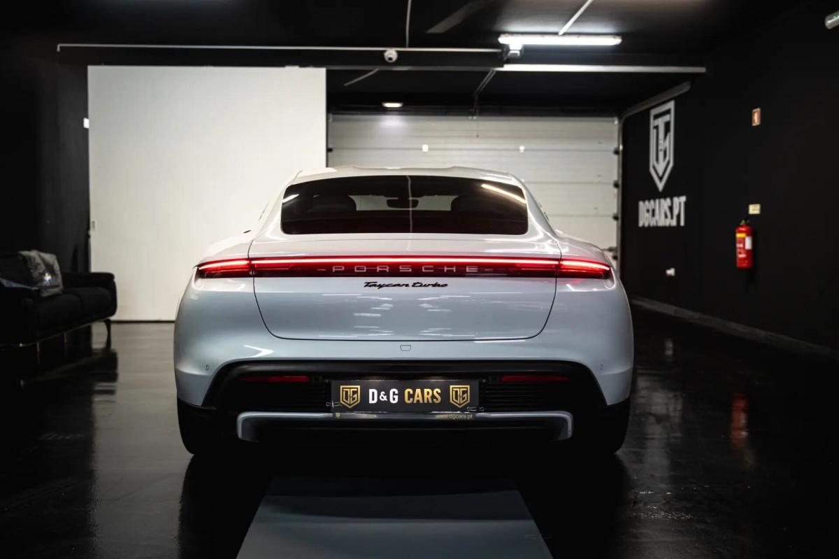 porsche-taycan-2020-eletrico-0cc