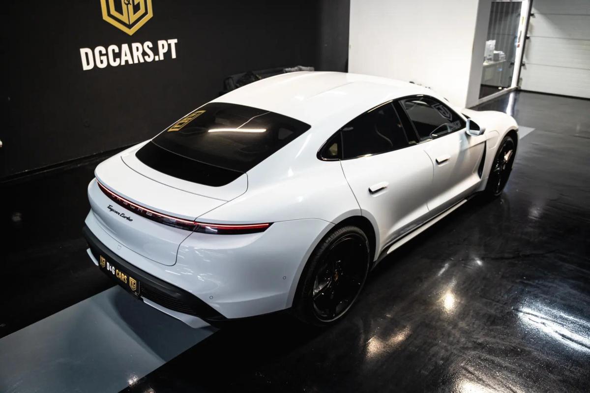 porsche-taycan-2020-eletrico-0cc