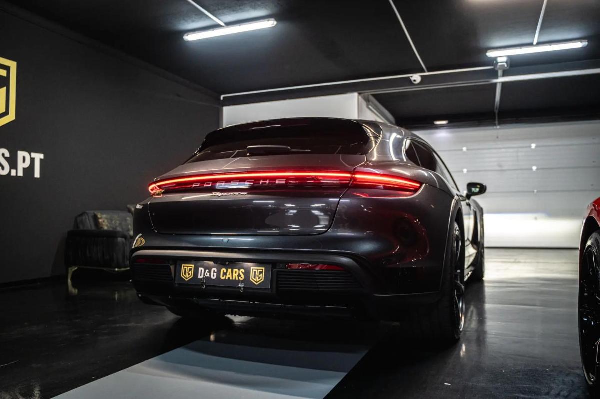 porsche-taycan-2021-eletrico-0cc