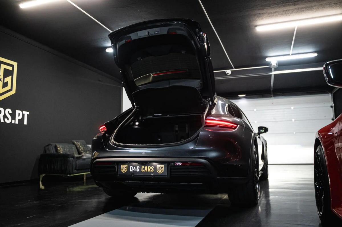 porsche-taycan-2021-eletrico-0cc