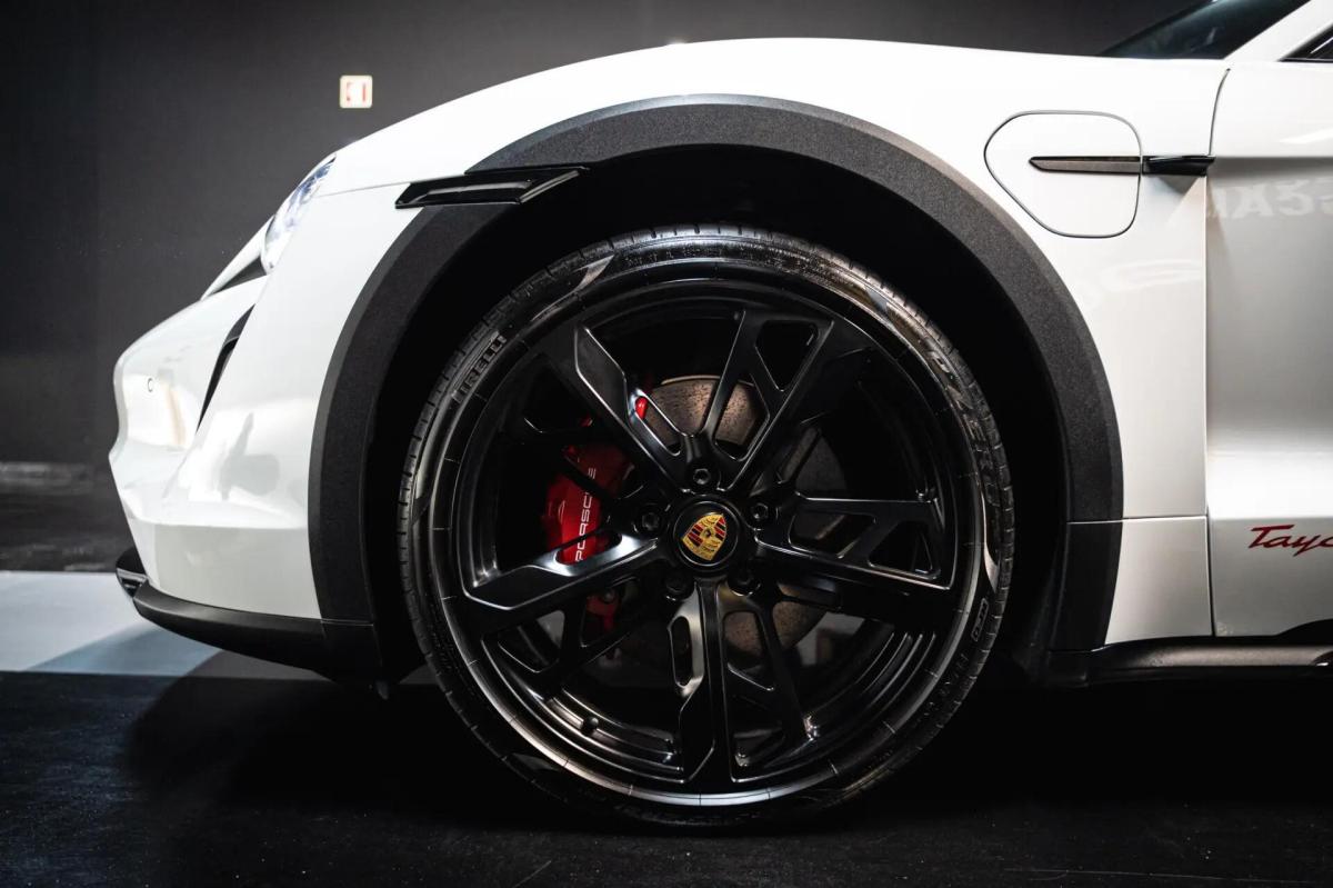 porsche-taycan-2022-eletrico-0cc