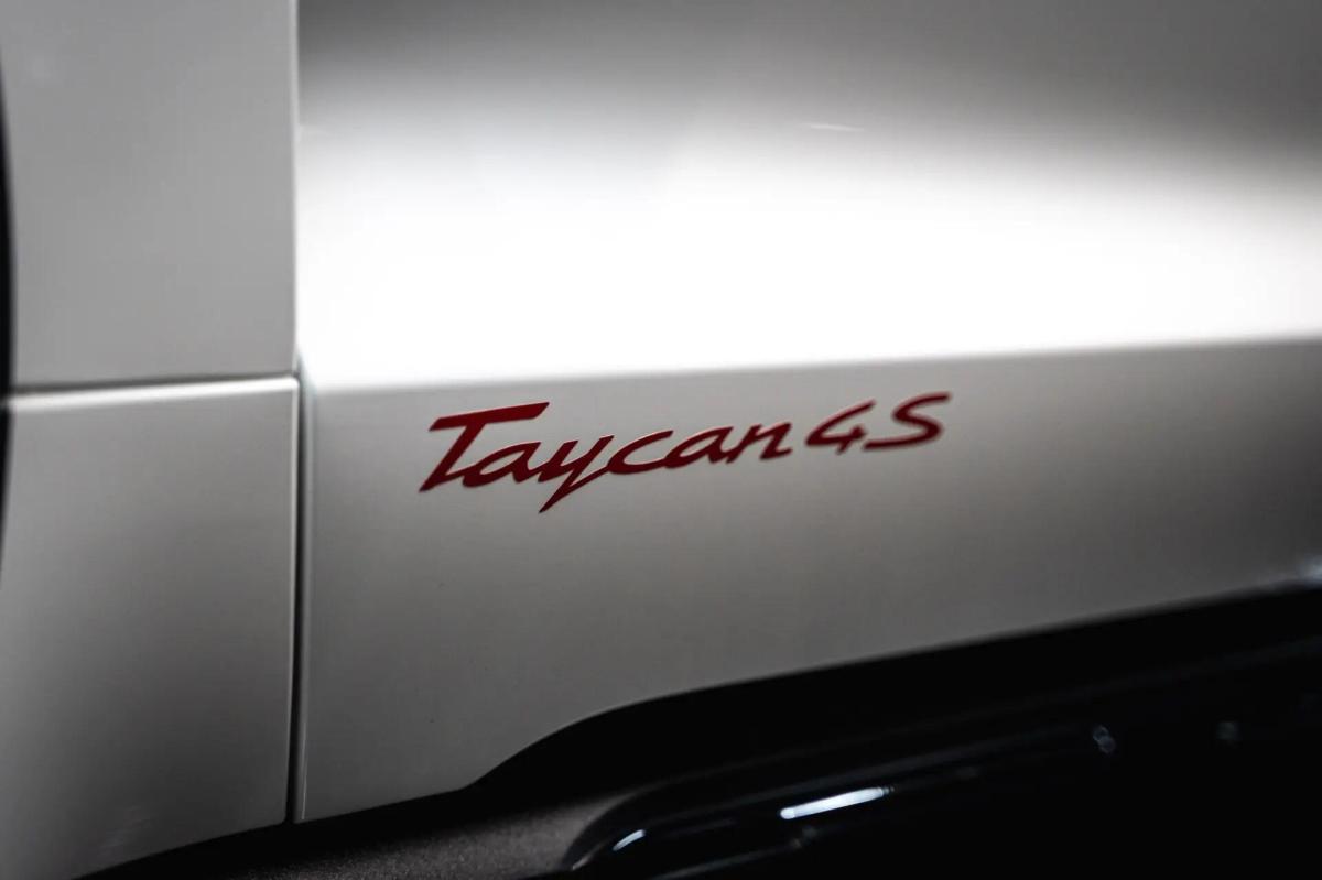 porsche-taycan-2022-eletrico-0cc