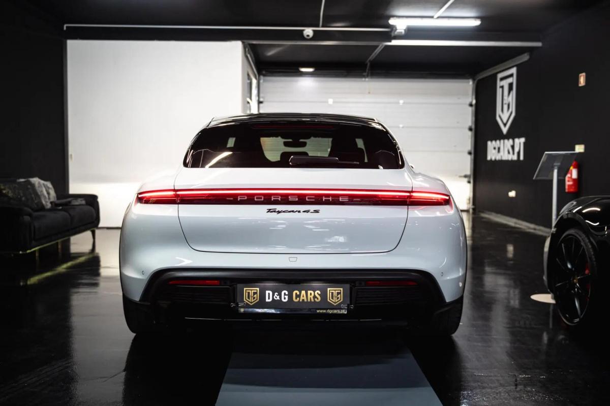 porsche-taycan-2022-eletrico-0cc