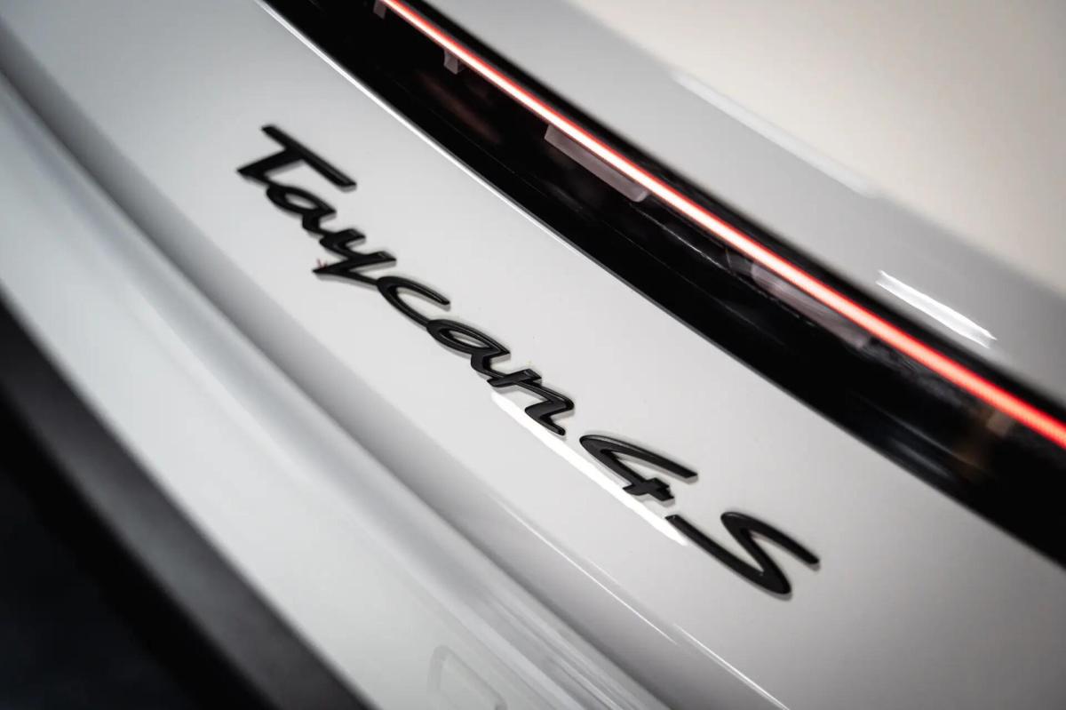 porsche-taycan-2022-eletrico-0cc