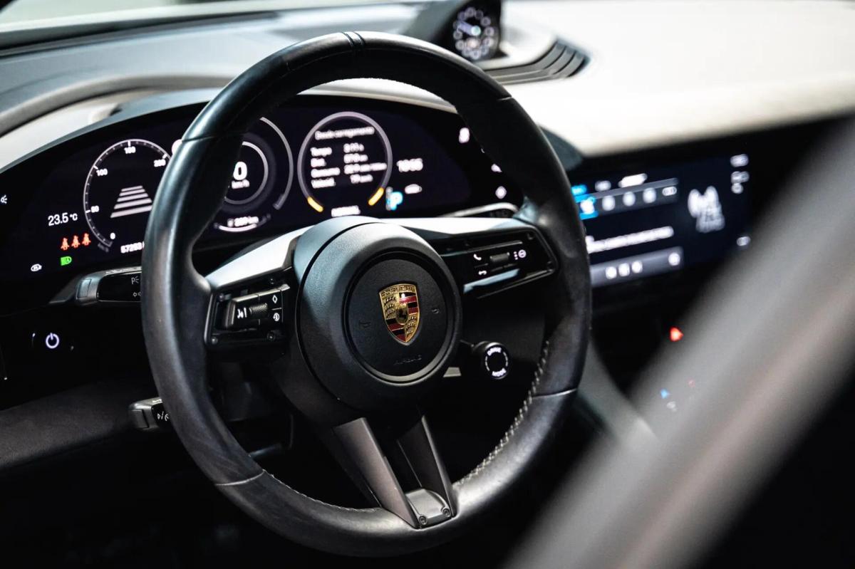 porsche-taycan-2022-eletrico-0cc