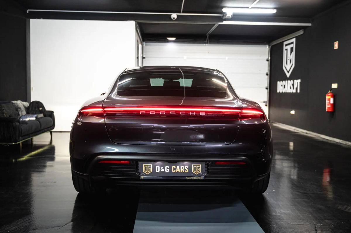 porsche-taycan-2022-eletrico-0cc