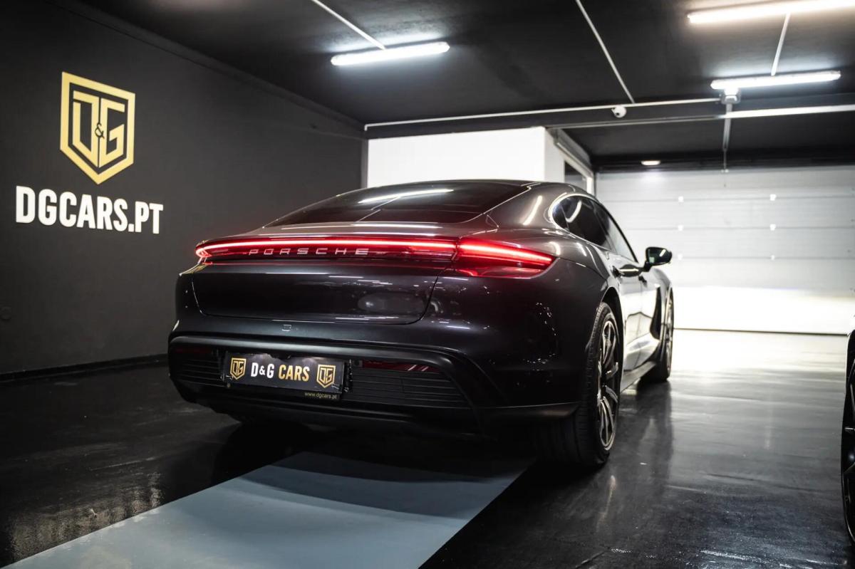 porsche-taycan-2022-eletrico-0cc