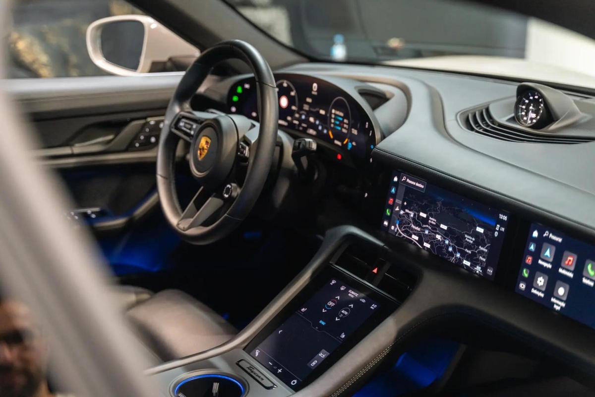 porsche-taycan-2022-eletrico-0cc