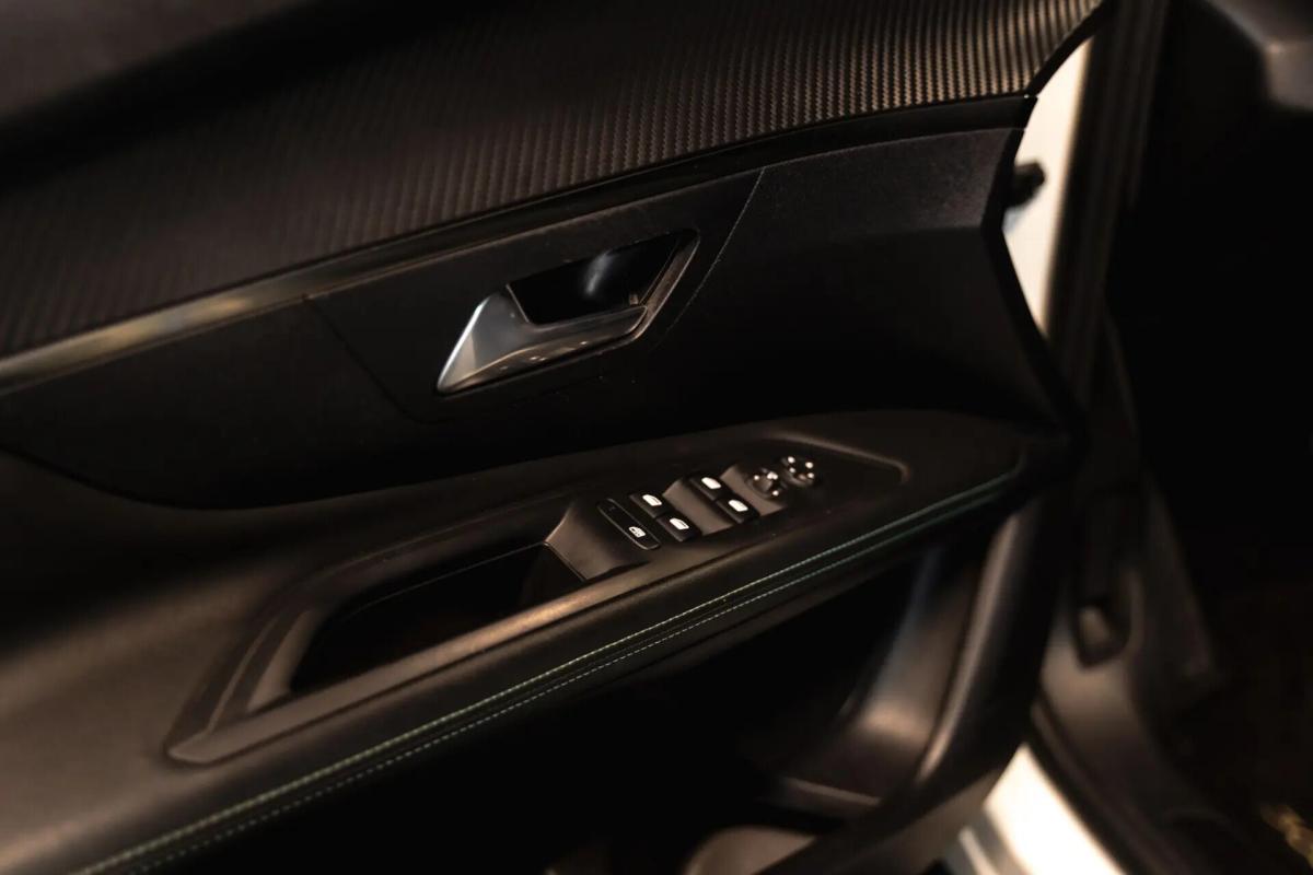 peugeot-3008-2021-hibrido-a-gasolina-1598cc